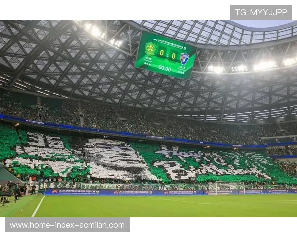 云南玉昆连续的边路传中带来巨大混战机遇