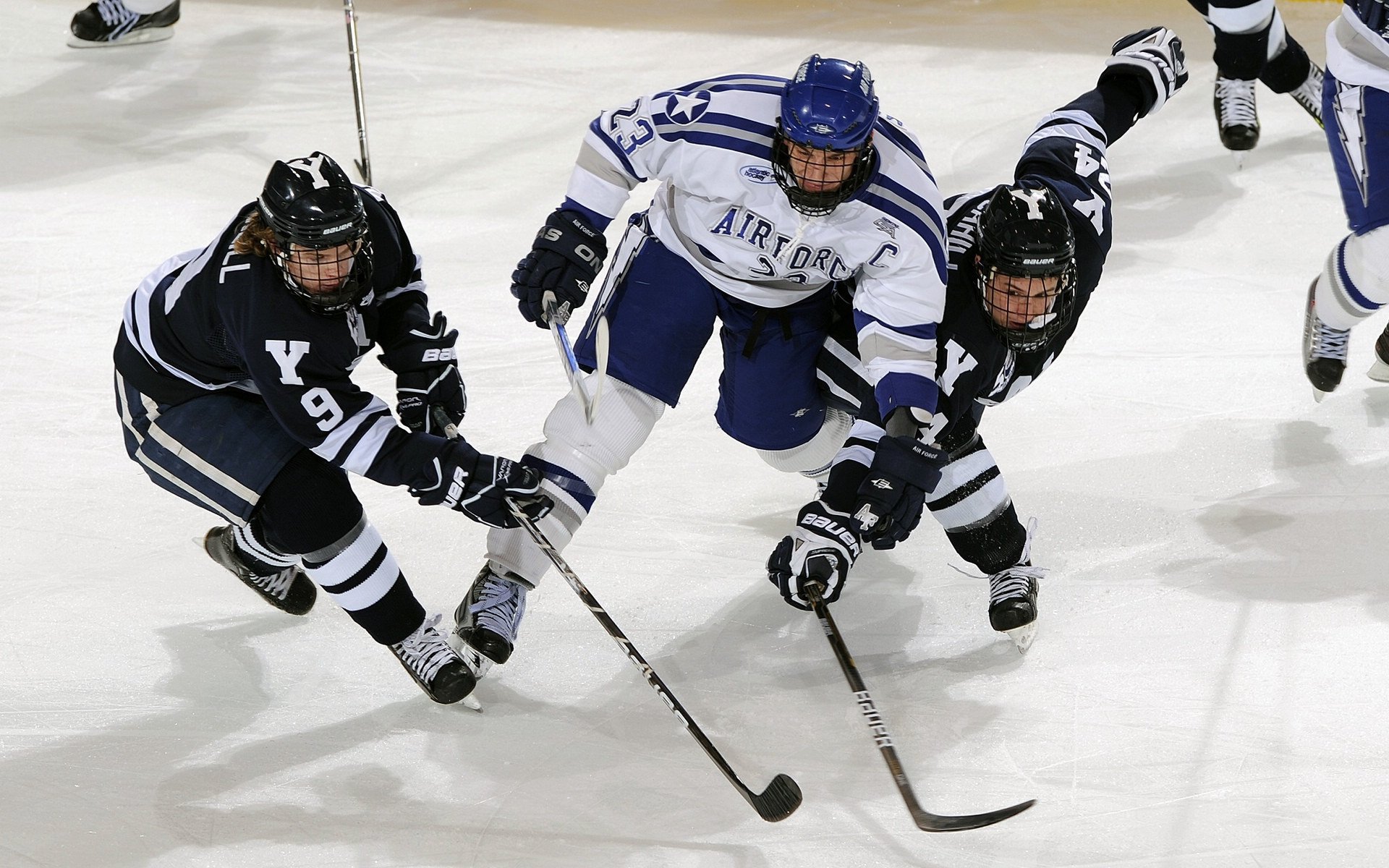 中国香港队赛制分析：如何通过战术调整突破团体赛中的困境，香港队再添一枚金牌